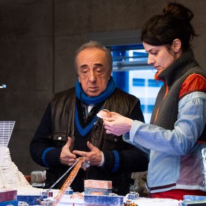 Antartica - Quasi una fiaba: Barbara Ronchi e Silvio Orlando in una sequenza