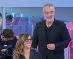 Uomini e Donne: Elisabetta e Sebastiano convivono, scoppia la bufera in studio