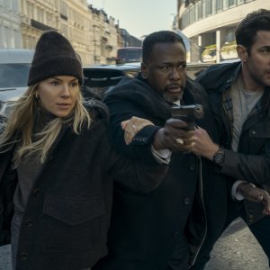 Jack Ryan: Ghost War - John Krasinski, Michael Kelly e Sienna Miller in una foto