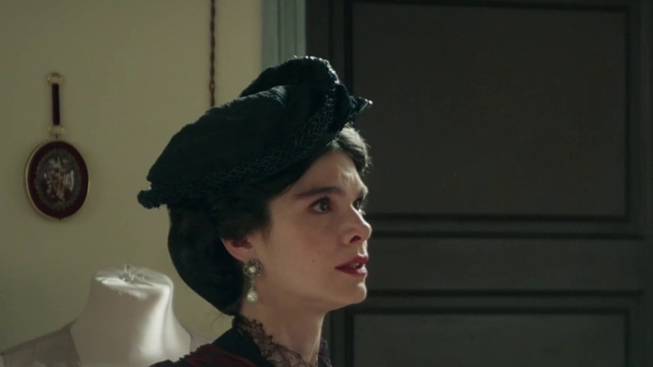 La Promessa anticipazioni 6 maggio: Esmeralda rivela a Curro il segreto della gioielleria