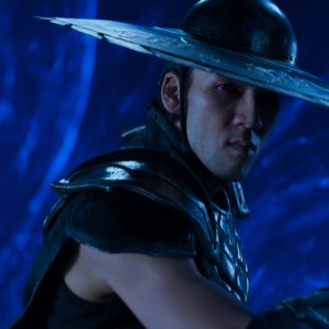 Mortal Kombat II: Max Huang in una foto