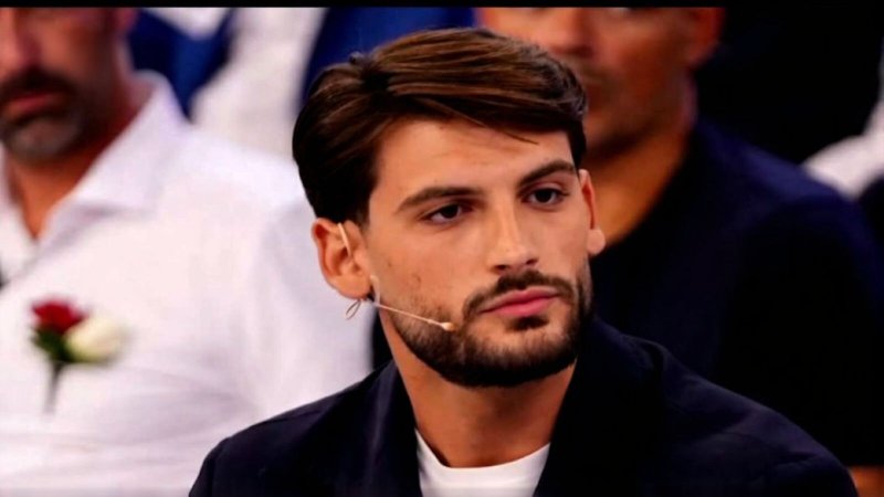 Uomini e Donne anticipazioni: Ciro annuncia la scelta, una corteggiatrice piange