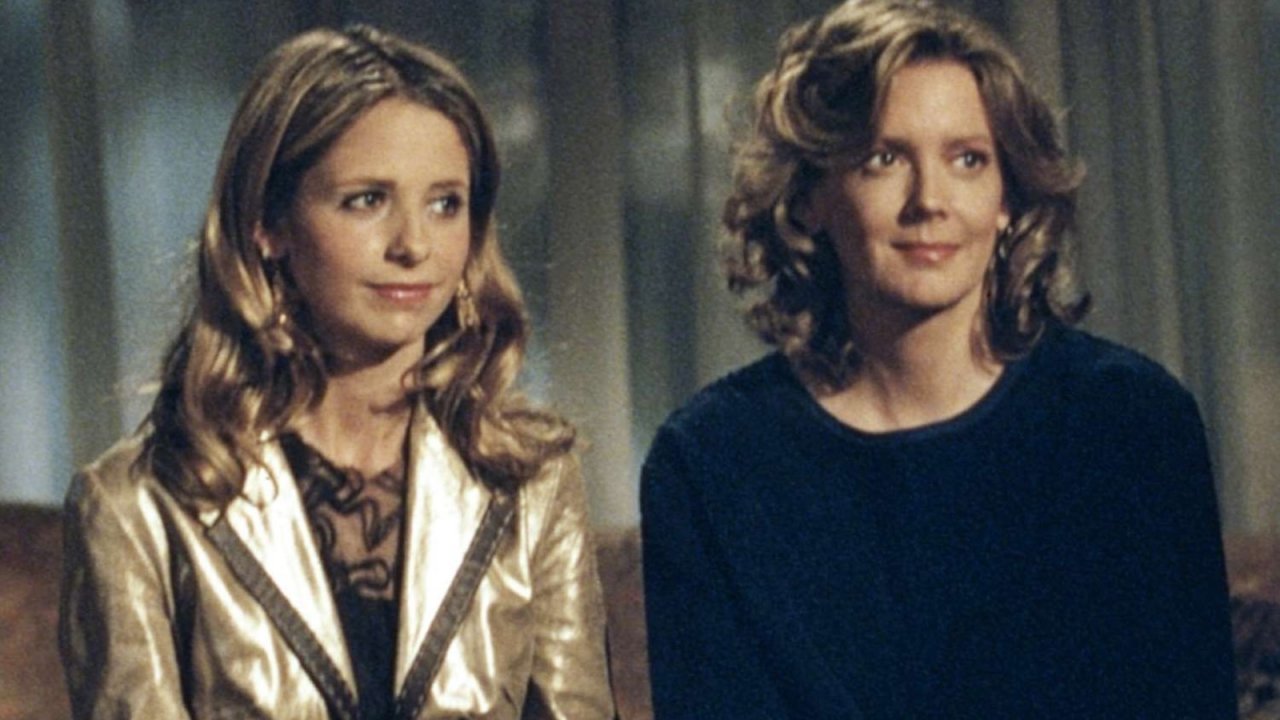 Sarah Michelle Gellar e Kristine Sutherland in un'immagine di Buffy