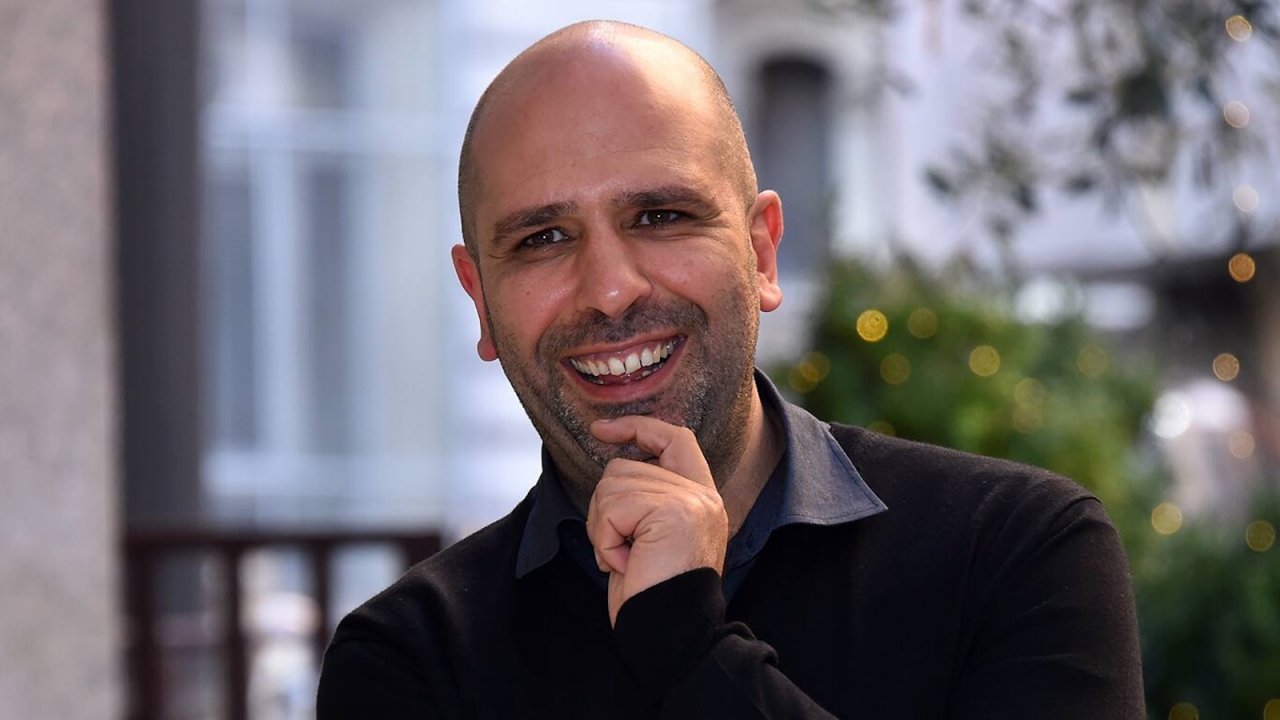 Checco Zalone "cambia nome" ai David: la figuraccia in diretta del produttore di Buen Camino