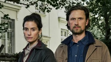 Luomo Delle Castagne Danica Curcic Mikkel Boe Flsgaard Scena Seconda Stagione Serie Tv Netflix