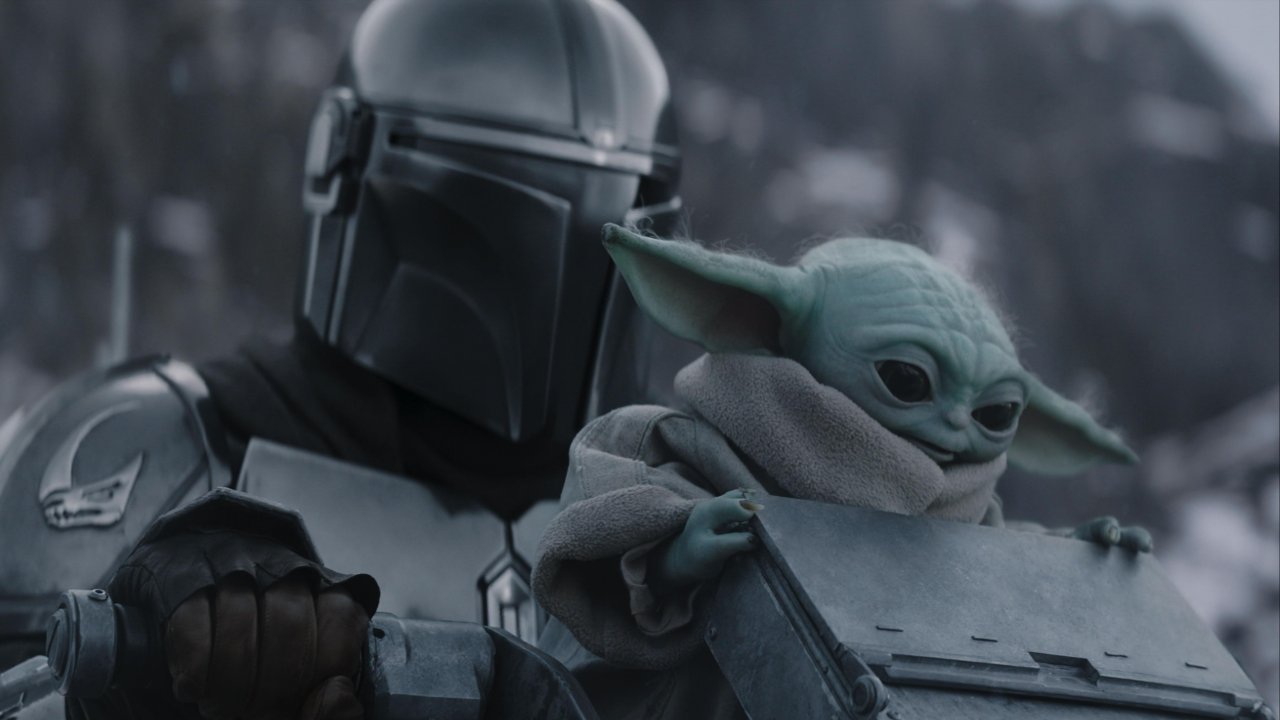 The Mandalorian and Grogu in una scena del film