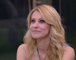 GF Vip 8, Adriana Volpe vola nei sondaggi: duello acceso per salvarsi