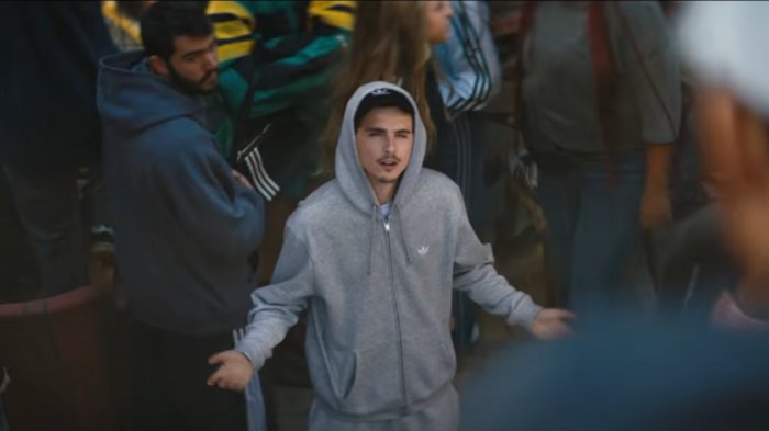 Timothée Chalamet crea un team leggendario nel nuovo video di Adidas per i mondiali