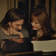 The Echo Chamber: Luca Marinelli e Susan Sarandon in una scena