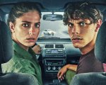 Rosa Elettrica, recensione: una serie on-the-run dai risvolti generazionali