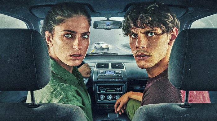 Rosa Elettrica, recensione: una serie on-the-run dai risvolti generazionali