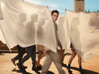 Berlino e la Dama con L'ermellino, recensione: basta lo charme di Pedro Alonso? Forse