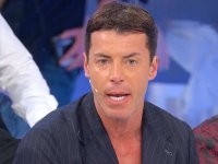 Uomini e Donne: Marco travolto dalle accuse, Diego viene rifiutato da due dame