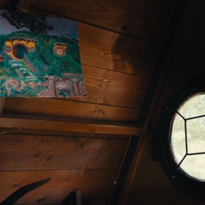 La mia anima ha fretta: un disegno di una casa tipica degli hobbit