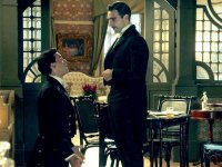 La Promessa anticipazioni 13 maggio: Lorenzo umilia Curro davanti ad Angela