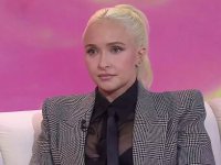 Hayden Panettiere: 'A 18 anni mi hanno messa a letto con un uomo famoso nudo e più anziano di me'