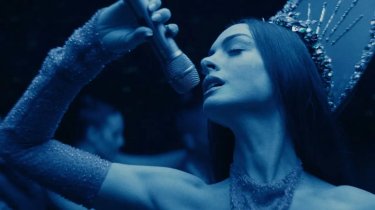 Mother Mary Anne Hathaway Foto