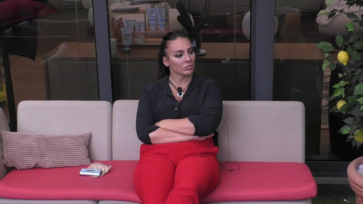 gf vip francesca manzini rompe con il gruppo la decisione drastica prima della finale da Movieplayer.it gf vip francesca manzini rompe con il gruppo la decisione drastica prima della finale
