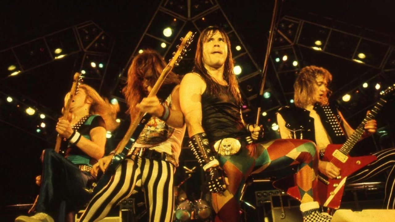 Iron Maiden: Burning Ambition, la band svela il segreto delle loro canzoni in una clip esclusiva