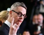 Nicolas Winding Refn in lacrime: “Sono morto per 25 minuti. Per fortuna mi ha operato Tom Cruise”