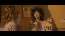 Roma Elastica - Teaser Trailer italiano del film con Maarion Cotillard e Noemie Merlant