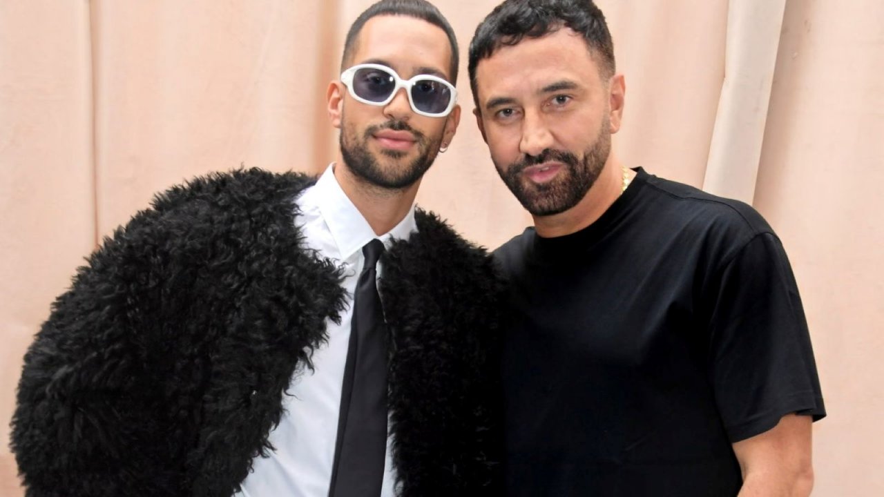 Mahmood e il caso Tisci: lui si nega, gli avvocati chiedono telefono e chat