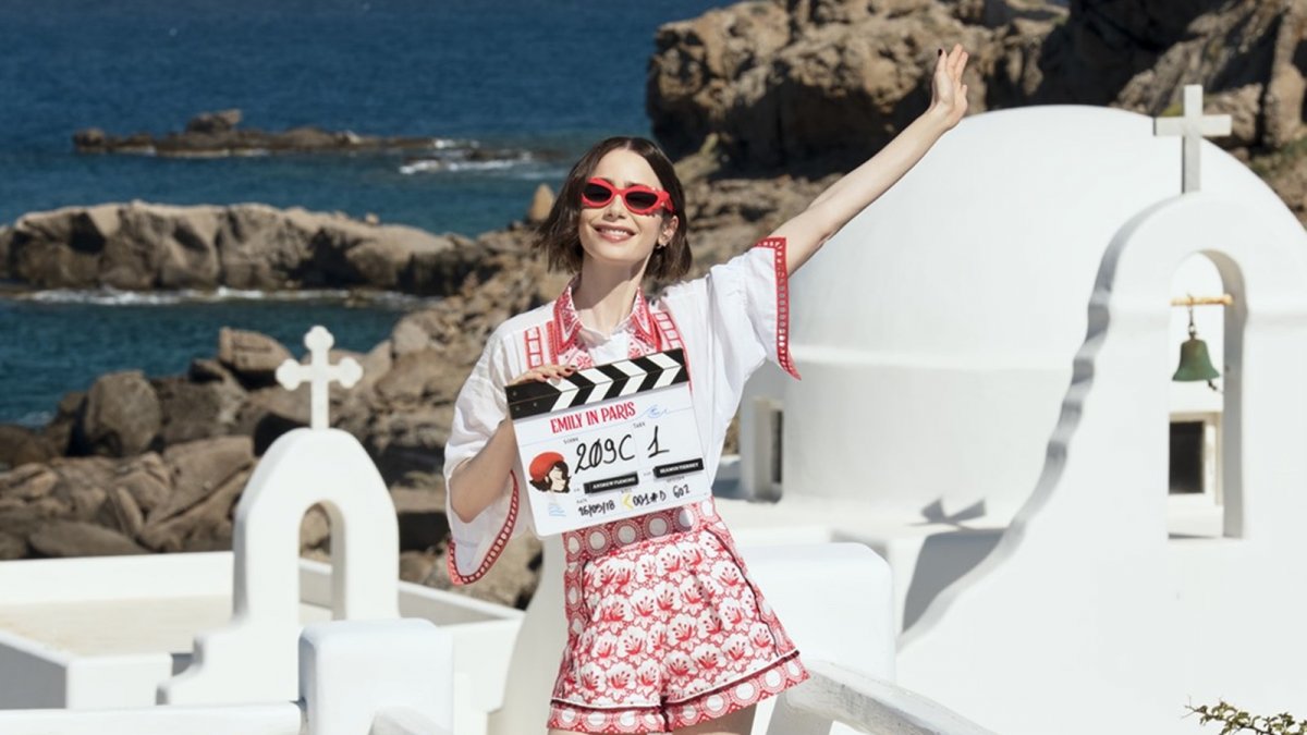 emily in paris 6 lily collins annuncia l inizio delle riprese ecco le prime foto dal set da Movieplayer.it emily in paris 6 lily collins annuncia l inizio delle riprese ecco le prime foto dal set
