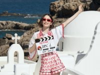 Emily in Paris 6: Lily Collins annuncia l'inizio delle riprese, ecco le prime foto dal set