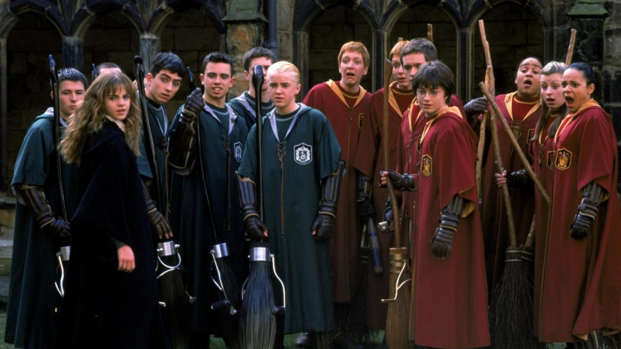 Harry Potter: HBO svela le nuove uniformi da Quidditch e i fan notano un dettaglio "videoludico"