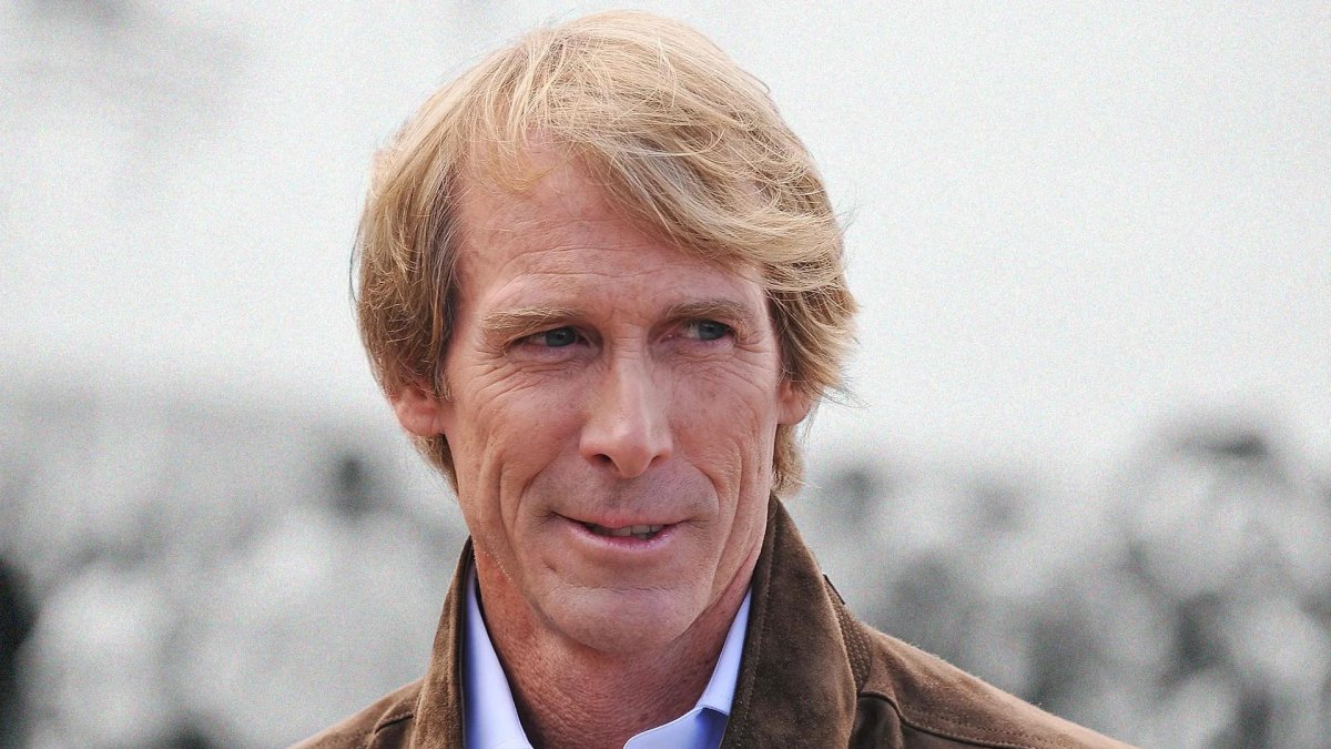 michael bay porta al cinema il clamoroso caso dei piloti usa abbattuti in iran da Movieplayer.it michael bay porta al cinema il clamoroso caso dei piloti usa abbattuti in iran