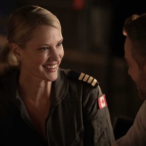 Lauren Lee Smith è il Capitano Riley in SkyMed 4