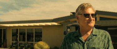 The Boroughs Alfred Molina Bill Pullman Scena Serie Tv Netflix