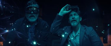 The Boroughs Alfred Molina Denis O Hare Scena Serie Tv Netflix