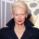 Tilda Swinton: 'Per sopravvivere all'IA il cinema deve proporre esperienze caotiche e avventurose'