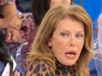 Uomini e Donne: Cinzia flirta con Mario Lenti e scatena la reazione di Gemma Galgani
