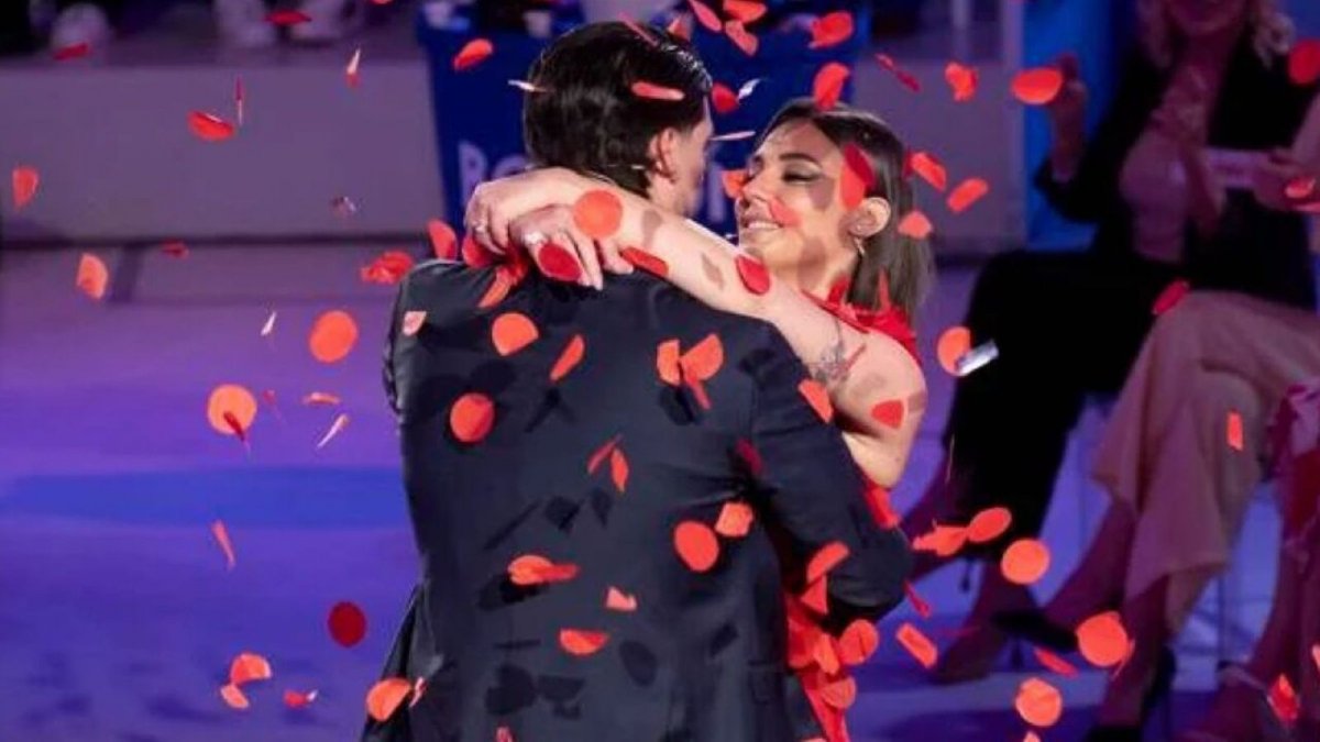 uomini e donne ciro punta tutto su elisa leonardi emozioni nel backstage dopo la scelta da Movieplayer.it uomini e donne ciro punta tutto su elisa leonardi emozioni nel backstage dopo la scelta