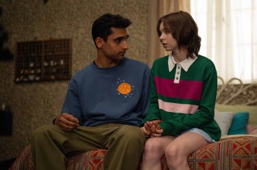 Come Uccidono Le Brave Ragazze Emma Myers Zain Iqbal Scena Seconda Stagione Serie Tv Netflix