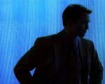 Robert Pattinson è il giornalista Chris Hansen nel trailer di Primetime