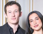Dua Lipa e Callum Turner anticipano le nozze in Sicilia: tutti i dettagli