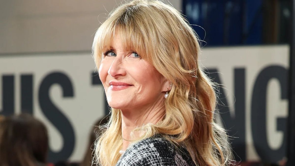 The White Lotus 4, nelle nuove immagini Laura Dern e Chris Messina fanno i divi a Cannes The White Lotus 4, nelle nuove immagini Laura Dern e Chris Messina fanno i divi a Cannes