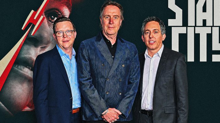 Speranza vs Paura: Rhys Ifans e gli showrunner ci svelano il lato oscuro della Luna in Star City