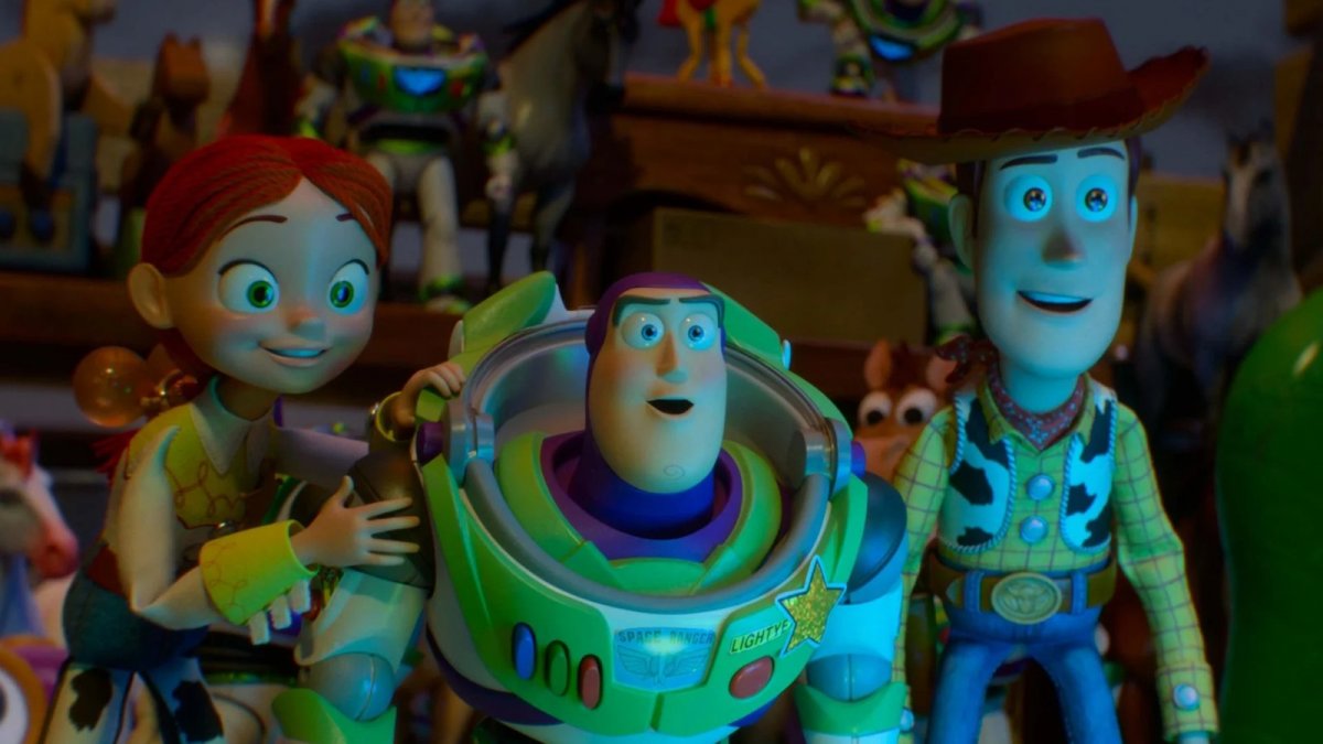 toy story 5 un cartellone pubblicitario scatena le ipotesi dei fan di taylor swift da Movieplayer.it toy story 5 un cartellone pubblicitario scatena le ipotesi dei fan di taylor swift