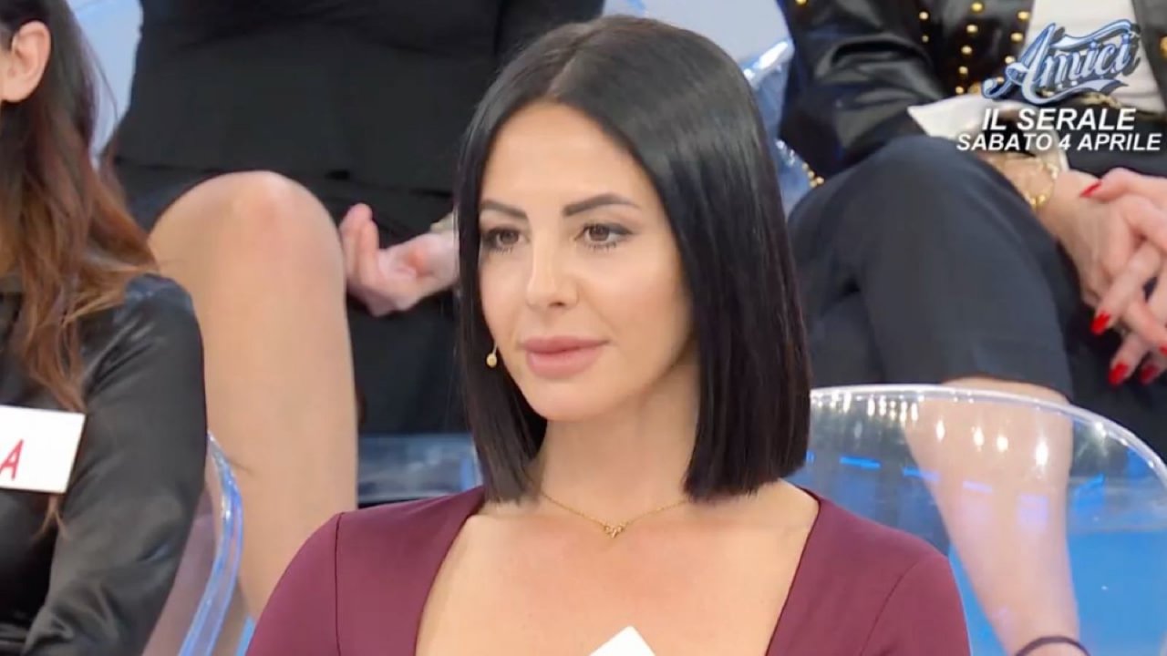 Uomini e Donne: "Problemi con Alessio per colpa di Rosanna", poi Debora si smentisce