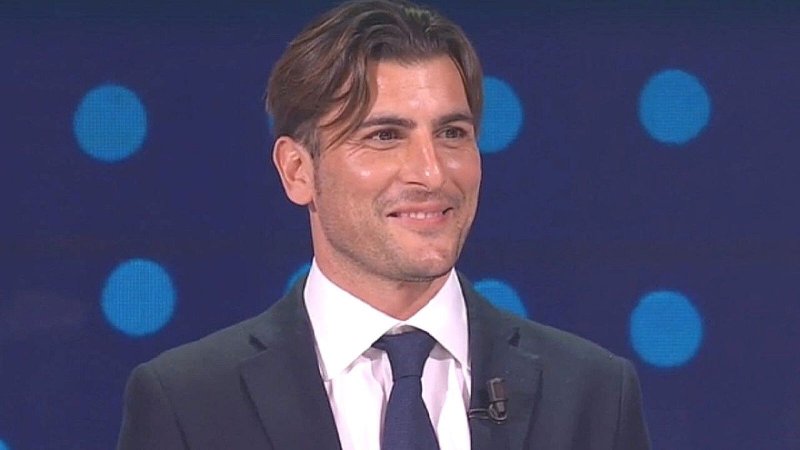 Sarabanda Celebrity stasera su Italia 1: Vip in gara e sfide musicali del 4 giugno
