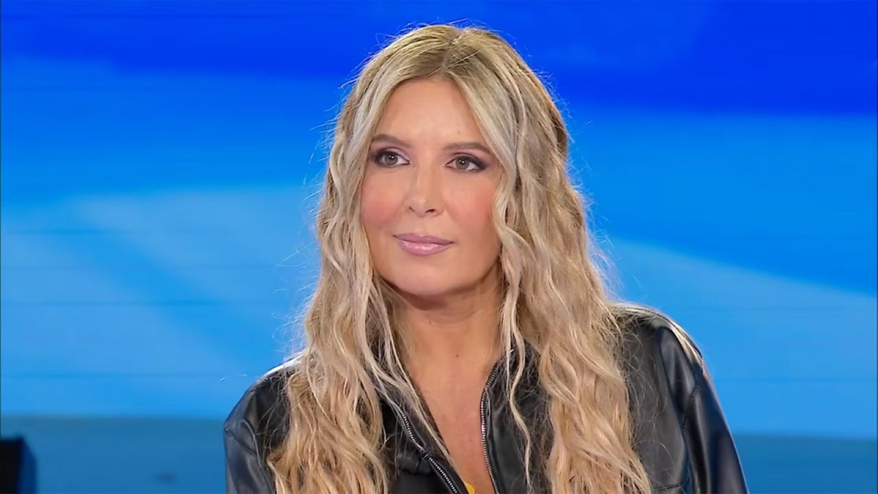 Selvaggia Lucarelli all'Isola dei Famosi: Mediaset ufficializza il nome dei conduttori