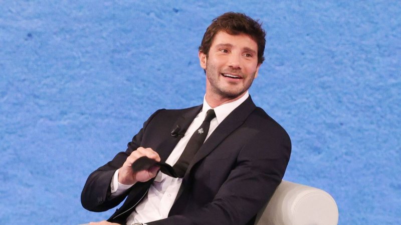 Sanremo 2027, ecco le date: Stefano De Martino le svela via social