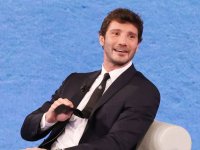 Sanremo 2027, ecco le date: Stefano De Martino le svela via social
