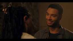 Tra amore e inganni: una clip del film con Halle Bailey e Regé-Jean Page