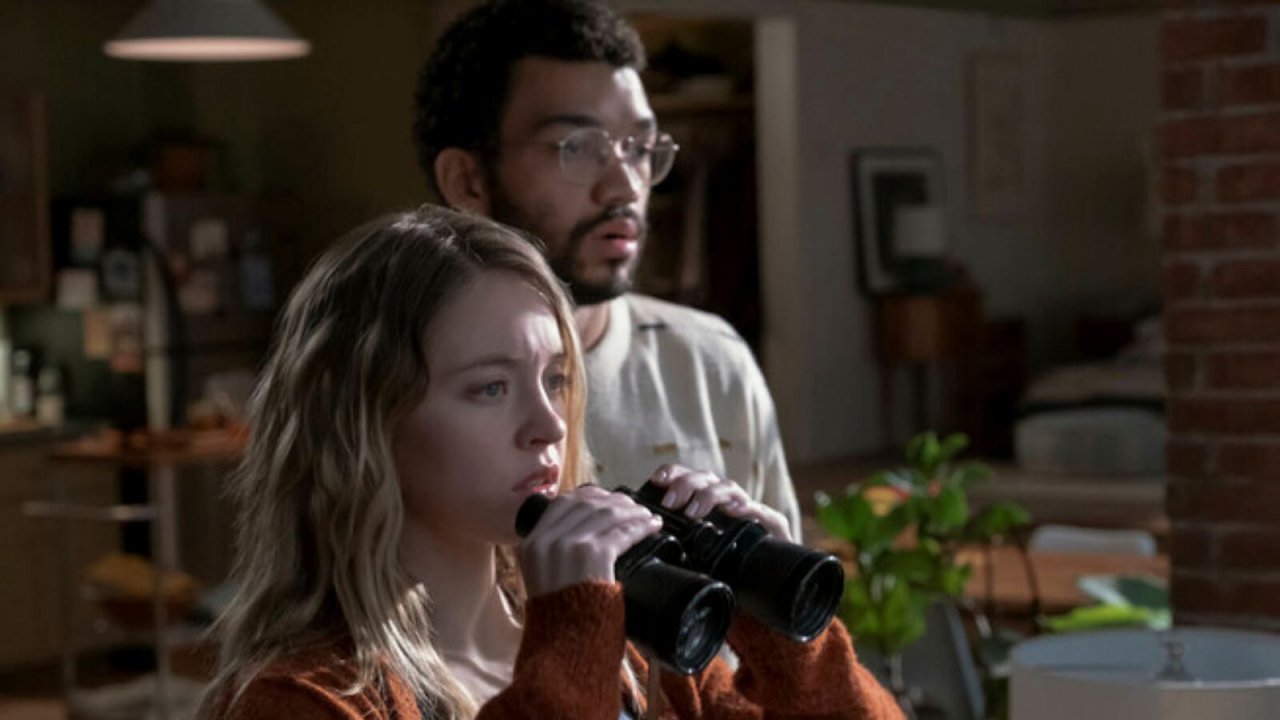 The Voyeurs stasera su Rai 4: trama e cast del  thriller erotico con Sydney Sweeney