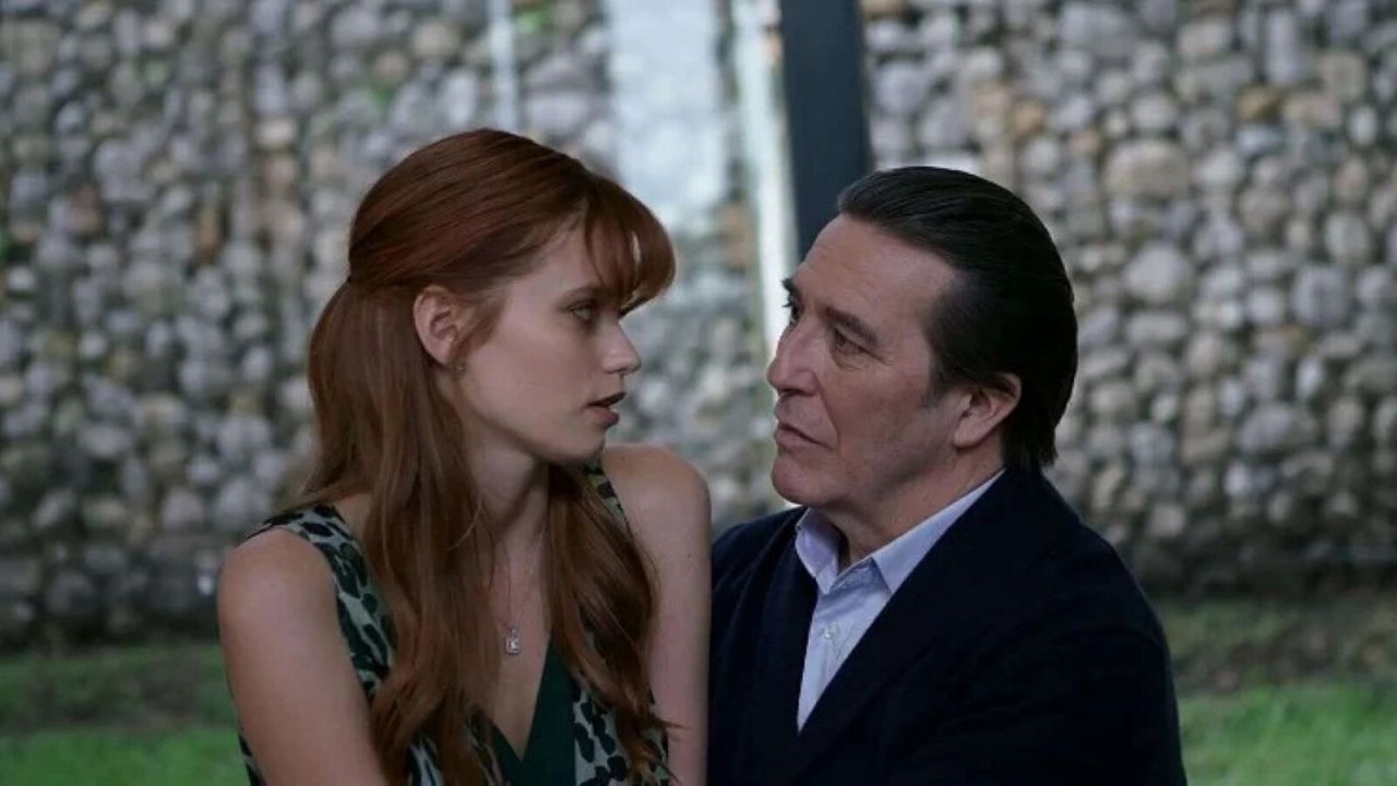 Elizabeth Harvest stasera su Rai 4: il matrimonio perfetto nasconde un esperimento